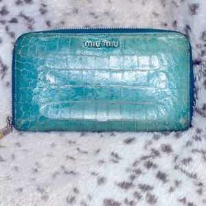 MIU MIU wallet in great condition🩵